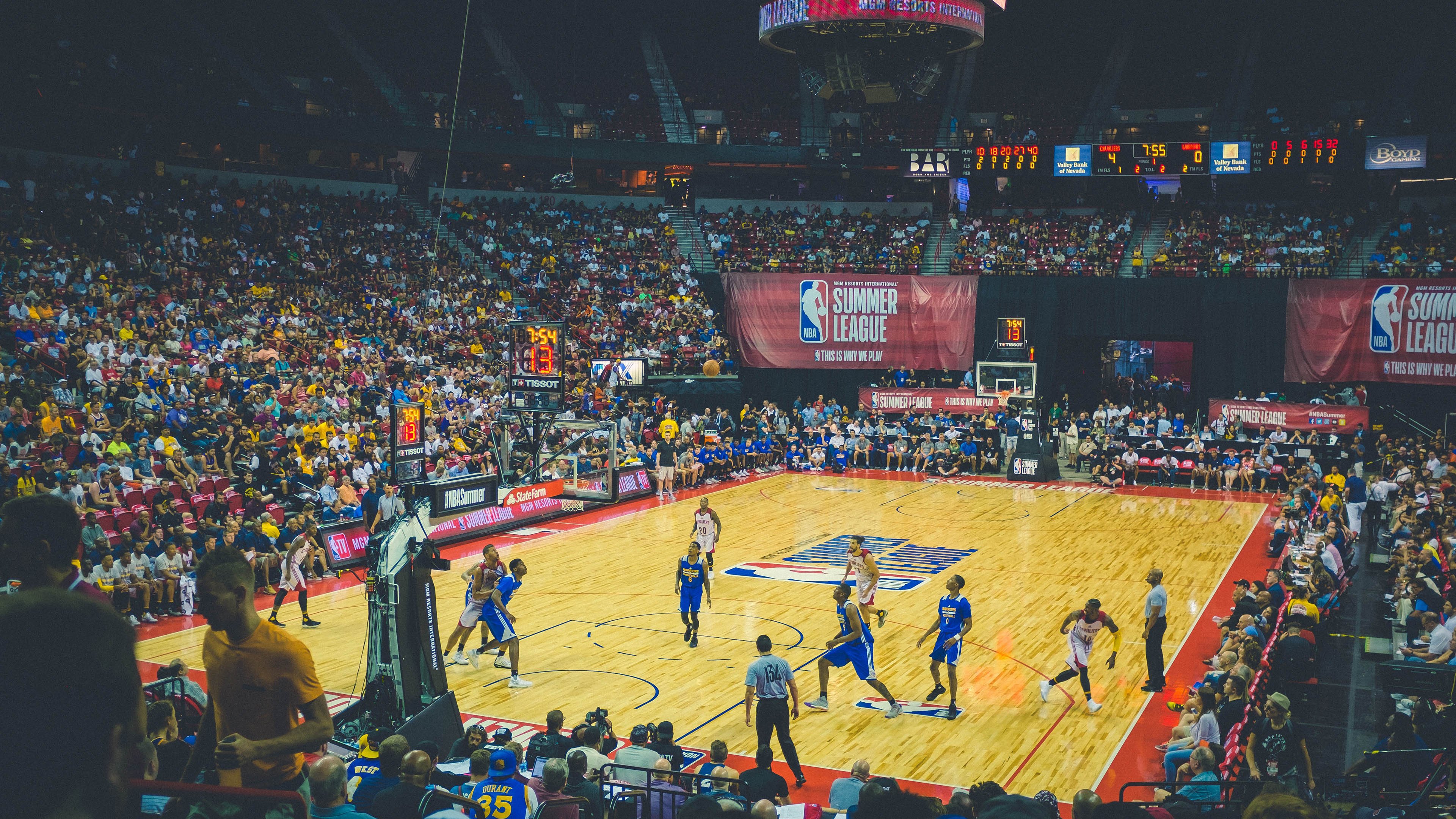 国王本地球迷组织创作加油歌曲为球队助威