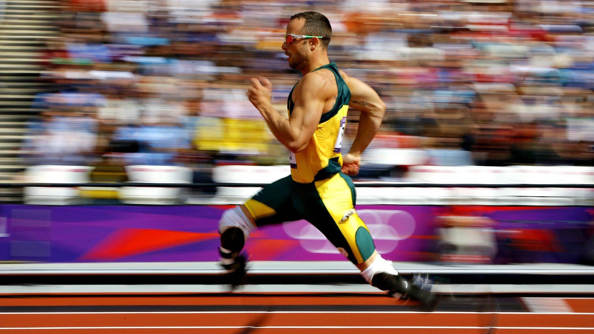 福特的球场智慧和全局把控让全黑队的攻防更加有序，福特中心球场